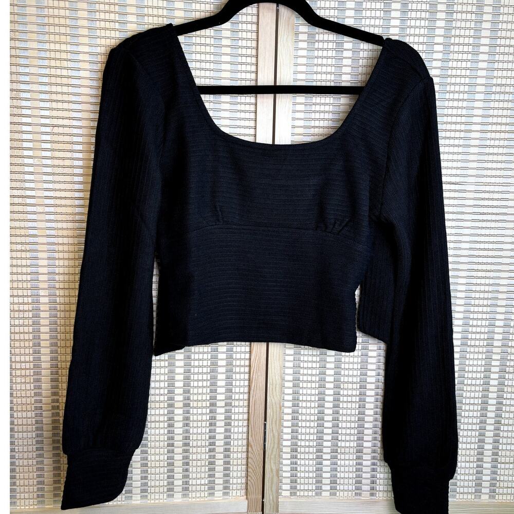 Band of the Free BOG Black Knit Long Sleeve Crop Scoop Neck Open Tie Back S